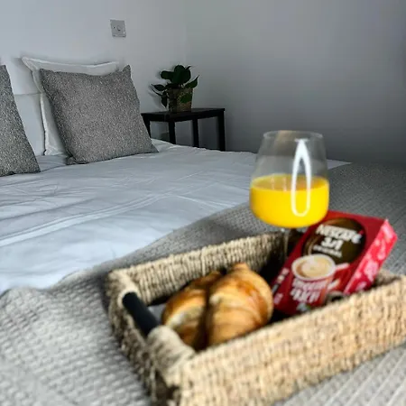Centre - No Deposit Required- Free Parking * Birmingam